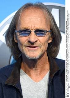 Eisi GULP (Schauspieleri) Einzelbild,angeschnittenes Einzelmotiv,Portraet,Portrait,Porträt. Roter Teppich,Red Carpet,Bayerischer Fernsehpreis 2016 am 03.06.2016.