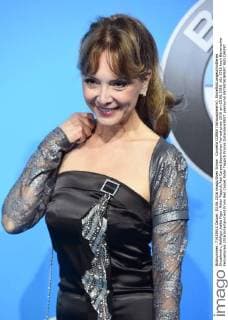 Cornelia CORBA (Schauspielerin), Einzelbild,angeschnittenes Einzelmotiv,Halbfigur,halbe Figur. Roter Teppich,Red Carpet,Bayerischer Fernsehpreis 2016 am 03.06.2016.