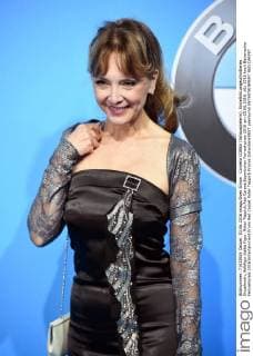 Cornelia CORBA (Schauspielerin), Einzelbild,angeschnittenes Einzelmotiv,Halbfigur,halbe Figur. Roter Teppich,Red Carpet,Bayerischer Fernsehpreis 2016 am 03.06.2016.