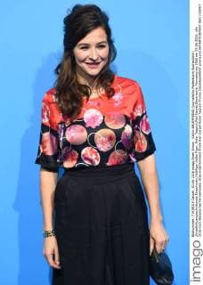 Katrin BAUERFEIND (journalistin,Moderatorin,Buchautorin) ,Einzelbild,angeschnittenes Einzelmotiv,Halbfigur,halbe Figur, Roter Teppich,Red Carpet,Bayerischer Fernsehpreis 2016 am 03.06.2016.