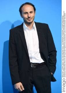 Luca VERHOEVEN (Schauspieler) ,Einzelbild,angeschnittenes Einzelmotiv,Halbfigur,halbe Figur, Roter Teppich,Red Carpet,Bayerischer Fernsehpreis 2016 am 03.06.2016.