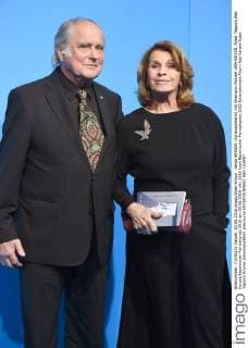 Senta BERGER (Schauspielerin) mit Ehemann Michael VERHOEVEN. Roter Teppich,Red Carpet,Bayerischer Fernsehpreis 2016 am 03.06.2016.