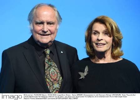 Senta BERGER (Schauspielerin) mit Ehemann Michael VERHOEVEN. Roter Teppich,Red Carpet,Bayerischer Fernsehpreis 2016 am 03.06.2016.