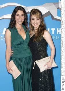 Eva-Maria Reichert und Wanda Perdelwitz bei der Verleihung des 28. Bayerischen Fernsehpreises 2016 im im Prinzregententheater. München, 03.06.2016 Foto:xFredericx xFuturexImage