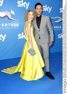 Aline von Drateln mit Begleitung bei der Verleihung des 28. Bayerischen Fernsehpreises 2016 im im Prinzregententheater. München, 03.06.2016 Foto:xFredericx xFuturexImage