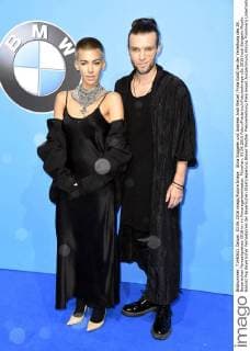 Alina Süggeler und Andreas Andi Weizel (Frida Gold) bei der Verleihung des 28. Bayerischen Fernsehpreises 2016 im im Prinzregententheater. München, 03.06.2016 Foto:xFredericx xFuturexImage