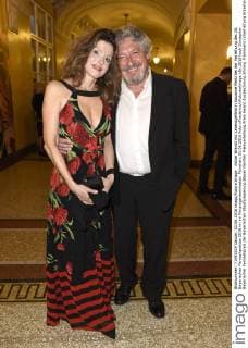 Volker Brandt mit Lebensgefährtin Susanne Meikl bei der Verleihung des 28. Bayerischen Fernsehpreises 2016 im im Prinzregententheater. München, 03.06.2016 Foto:xFredericx xFuturexImage