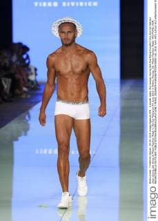A model walks the runway during the Ana Maria Guiulfo Yirko Sivirich fashion show during day three of Miami Fashion Week in the Ice Palace on 04 June 2016 in Miami, Florida, US. Miami Fashion Week !ACHTUNG: NUR REDAKTIONELLE NUTZUNG!  MIA01 20160605-636006879722429092