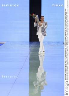 Yirko Sivirich waves after the Ana Maria Guiulfo Yirko Sivirich fashion show during day three of Miami Fashion Week in the Ice Palace on 04 June 2016 in Miami, Florida, US. Miami Fashion Week !ACHTUNG: NUR REDAKTIONELLE NUTZUNG!  MIA01 20160605-636006880415381092