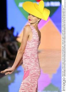 Bilder des Tages A model wears a creation by Spanish designer Agatha Ruiz De La Prada during day three of Miami Fashion Week in the Ice Palace on 04 June 2016 in Miami, Florida, US. Miami Fashion Week !ACHTUNG: NUR REDAKTIONELLE NUTZUNG!  MIA01 20160605-636006912600952782