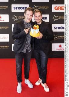 Benjamin Wolter und Dennis Wolter (World Wide Wohnzimmer) bei der Verleihung des 6. Webvideopreises an die herausragendsten deutschsprachigen Internetstars des Jahres im Castello. Düsseldorf, 04.06.2016 Foto:xC.xHardtx xFuturexImage