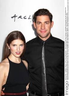 Anna Kendrick und John Krasinski, die beiden Schauspieler bei der The Hollars Kino Premiere am 3.06.2016 im Rahmen vom LA Film Festival in Los Angeles 2016 Los Angeles Film Festival - The Hollars Premiere, 2016 