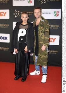 Alina Süggeler und Andi Weizel (Frida Gold) bei der Verleihung des 6. Webvideopreises an die herausragendsten deutschsprachigen Internetstars des Jahres im Castello. Düsseldorf, 04.06.2016 Foto:xO.xHausenx xFuturexImage
