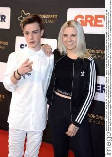 Melina Sophie mit Begleitung bei der Verleihung des 6. Webvideopreises an die herausragendsten deutschsprachigen Internetstars des Jahres im Castello. Düsseldorf, 04.06.2016 Foto:xO.xHausenx xFuturexImage