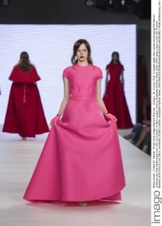London, UK. 5 June 2016. A model walks the runway showcasing the fashion collection by Fola Adefowope from UEL (University of East London) during Graduate Fashion Week 2016. GFW takes place at the Old Truman Brewery from 5 to 8 June 2016. University of East London, Graduate Fashion Week 2016 