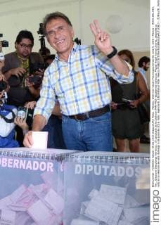Mexiko: Wahl von neuen Provinzgouverneuren June 5, 2016 - Mexico - BOCA DEL RIO, Ver., Elections-Elecciones-Veracruz.- El candidato de la coalicion PAN-PRD rescatemos Veracruz, Miguel Angel Yunes Linares, deposita su voto en la eleccion de este domingo 5 de junio de 2016. Foto: Agencia EL UNIVERSAL RDB. Mexico  - ZUMAu78_