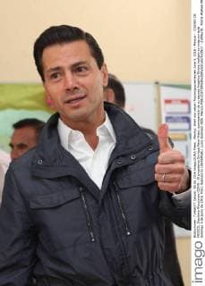 Mexiko: Wahl von neuen Provinzgouverneuren June 5, 2016 - Mexico - CIUDAD DE MEXICO, Elections-Elecciones-CDMX.- El presidente Enrique Pena Nieto, acompanado de su esposa Angelica Rivera realizan su votacion este domingo 5 de junio de 2016. Foto: Agencia EL UNIVERSAL Lucia Godinez RDB. Mexico  - ZUMAu78_