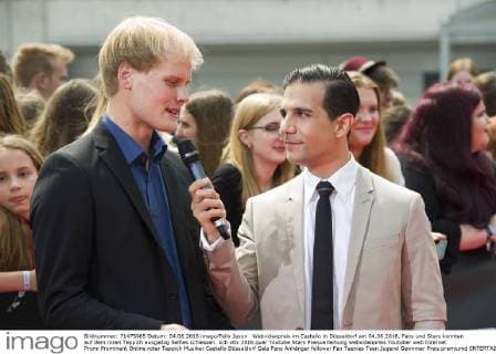 Webvideopreis im Castello in Düsseldorf am 04.06.2016. Fans und Stars konnten auf dem roten Teppich ausgiebig Selfies schiessen.