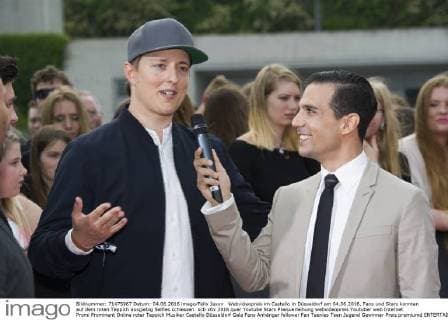 Webvideopreis im Castello in Düsseldorf am 04.06.2016. Fans und Stars konnten auf dem roten Teppich ausgiebig Selfies schiessen.
