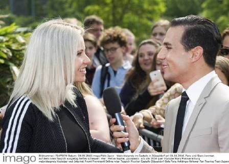 Webvideopreis im Castello in Düsseldorf am 04.06.2016. Fans und Stars konnten auf dem roten Teppich ausgiebig Selfies schiessen. Hier: Melina Sophie, youtuberin.