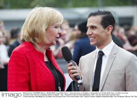 Webvideopreis im Castello in Düsseldorf am 04.06.2016. Fans und Stars konnten auf dem roten Teppich ausgiebig Selfies schiessen. Hier: Hannelore Kraft, Ministerpräsidentin NRW.