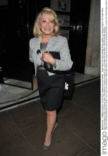 South Bank Sky Arts Awards 2016 London, UK. Elaine Paige at the South Bank Sky Arts Awards 2016, The Savoy Hotel, The Strand, London, England, UK, on Sunday 05 June 2016. LMK315-60281-060616 