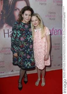 Hannelore Elsner, Nike Seitz, Filmpremiere von Hannas schlafende Hunde am Sendlingertor Kino in Muenchen am 06.06.2016