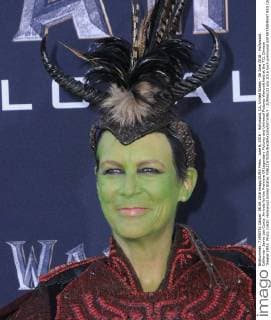 June 6, 2016 - Hollywood, CA, United States - 06 June 2016 - Hollywood, California - Jamie Lee Curtis. Arrivals for the Premiere Of Legendary Pictures and Universal Pictures Warcraft held at the TCL Chinese Theater IMAX. Photo Credit: Hollywood United States - ZUMAa123