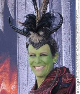 June 6, 2016 - Hollywood, CA, United States - 06 June 2016 - Hollywood, California - Jamie Lee Curtis. Arrivals for the Premiere Of Legendary Pictures and Universal Pictures Warcraft held at the TCL Chinese Theater IMAX. Photo Credit: Hollywood United States - ZUMAa123