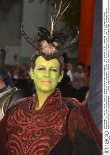 LOS ANGELES - JUN 6: Jamie Lee Curtis at the Warcraft Global Premiere at TCL Chinese Theater IMAX on June 6, 2016 in Los Angeles, CA  HPA