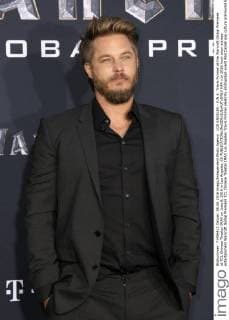LOS ANGELES - JUN 6: Travis Fimmel at the Warcraft Global Premiere at TCL Chinese Theater IMAX on June 6, 2016 in Los Angeles, CA  HPA
