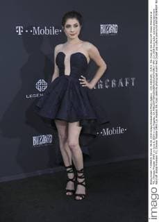 LOS ANGELES - JUN 6: Niki Koss at the Warcraft Global Premiere at TCL Chinese Theater IMAX on June 6, 2016 in Los Angeles, CA  HPA