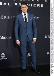 LOS ANGELES - JUN 6: Toby Kebbell at the Warcraft Global Premiere at TCL Chinese Theater IMAX on June 6, 2016 in Los Angeles, CA  HPA