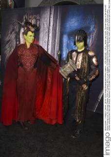 LOS ANGELES - JUN 6: Jamie Lee Curtis, Thomas Guest at the Warcraft Global Premiere at TCL Chinese Theater IMAX on June 6, 2016 in Los Angeles, CA  HPA