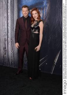 LOS ANGELES - JUN 6: Robert Kazinsky, Chloe Dykstra at the Warcraft Global Premiere at TCL Chinese Theater IMAX on June 6, 2016 in Los Angeles, CA  HPA