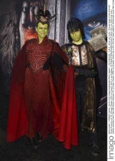 LOS ANGELES - JUN 6: Jamie Lee Curtis, Thomas Guest at the Warcraft Global Premiere at TCL Chinese Theater IMAX on June 6, 2016 in Los Angeles, CA  HPA