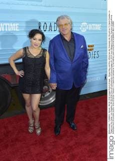 Margo Rey und Ron White bei der Premiere der Showtime TV-Serie Roadies im Theatre at Ace Hotel. Los Angeles, 06.06.2016 Foto:xD.xStarbuckx xFuturexImage