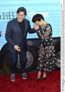 Cameron Crowe und Carla Gugino bei der Premiere der Showtime TV-Serie Roadies im Theatre at Ace Hotel. Los Angeles, 06.06.2016 Foto:xD.xStarbuckx xFuturexImage