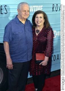 Paul Dooley und Winnie Holzman bei der Premiere der Showtime TV-Serie Roadies im Theatre at Ace Hotel. Los Angeles, 06.06.2016 Foto:xD.xStarbuckx xFuturexImage