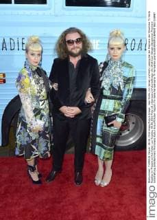 Jess Wolfe, Jim James und Holly Laessig bei der Premiere der Showtime TV-Serie Roadies im Theatre at Ace Hotel. Los Angeles, 06.06.2016 Foto:xD.xStarbuckx xFuturexImage