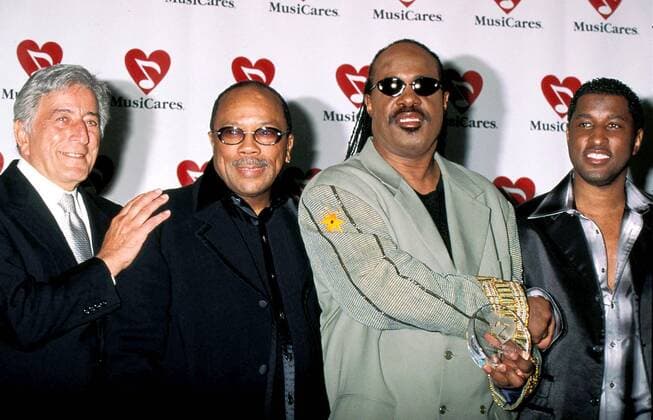 Jan. 1, 2011 - I3061TA.TONY BENNETT, QUINCY JONES, STEVIE WONDER,.AND BABYFACE AT THE MUSIC CARES GALA..CENTRY PLAZA HOTEL, LOS ANGLELS, CALIFORNIA.. TAMMIE ARROYO 1999.2 22 - ZUMAg49_