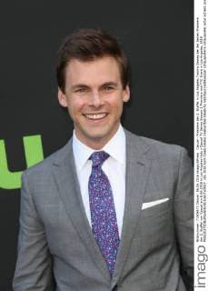 Casual - Premiere der 2. Staffel in Los Angeles Tommy Dewey bei der Serien Premiere der 2. Staffel von Casual am 6.06.2016 in Los Angeles Hulu s Casual TV Series Season 2 Premiere and FYC Event in Los Angeles, 2016 