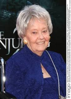 LOS ANGELES - JUN 7: Lorraine Warren at the 2016 Los Angeles Film Festival - The Conjuring 2 Premiere at TCL Chinese Theater IMAX on June 7, 2016 in Los Angeles, CA  KathyxHutchins