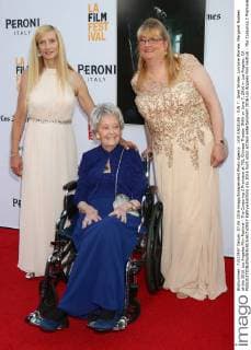 LOS ANGELES - JUN 7: Janet Winter, Lorraine Warren, Margaret Nadeen at the 2016 Los Angeles Film Festival - The Conjuring 2 Premiere at TCL Chinese Theater IMAX on June 7, 2016 in Los Angeles, CA  KathyxHutchins