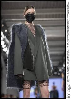 . 07 06 2016. London, United Kingdom. Ravensbourne show at Graduate Fashion Week 2016 in London.  xStephenxLockx xi-Imagesx IIM-12819-0024