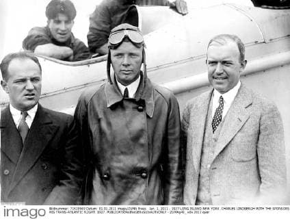 Jan. 1, 2011 - 1927 LONG ISLAND NEW YORK .CHARLES LINDBERGH WITH THE SPONSORS OF HIS TRANS-ATLANTIC FLIGHT. 1927. - ZUMAg49_
