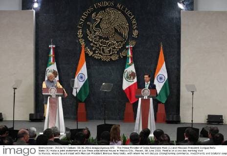 The Prime Minister of India Narendra Modi (L) and Mexican President Enrique Peña Nieto (R) make a joint statement at Los Pinos presidencial house in Mexico City, Mexico, 08 June 2016. Modi is on a one day working visit to Mexico, where he will meet with Mexican President Enrique Pena Nieto, with whom he will discuss strengthening commerce, investments and bilateral cooperation. EFE MARIO GUZMAN The Prime Minister of India Narendra Modi visits Mexico !ACHTUNG: NUR REDAKTIONELLE NUTZUNG!  MEX50 20160609-636010487130327817