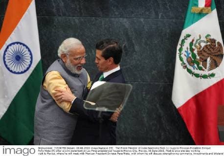The Prime Minister of India Narendra Modi (L) hugs to Mexican President Enrique Peña Nieto (R) after a joint statement at Los Pinos presidencial house in Mexico City, Mexico, 08 June 2016. Modi is on a one day working visit to Mexico, where he will meet with Mexican President Enrique Pena Nieto, with whom he will discuss strengthening commerce, investments and bilateral cooperation. EFE MARIO GUZMAN The Prime Minister of India Narendra Modi visits Mexico !ACHTUNG: NUR REDAKTIONELLE NUTZUNG!  MEX50 20160609-636010489083862313