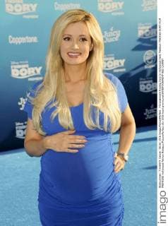 Filmpremiere Finding Dory in Hollywood Holly Madison FINDING DORY FILM PREMIERE Hollywood Patrick Rideaux PicturePerfect