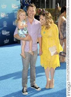 Filmpremiere Finding Dory in Hollywood Beverley Mitchell, husband Michael Cameron & daughter Kenzie FINDING DORY FILM PREMIERE Hollywood Patrick Rideaux PicturePerfect